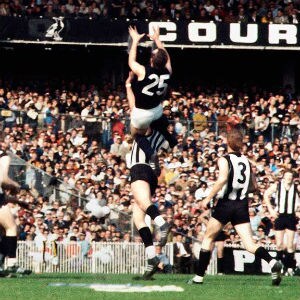 Jesaulenko-Grand-Final-MCG-1970_©Rennie-Ellis_v1_300.jpg
